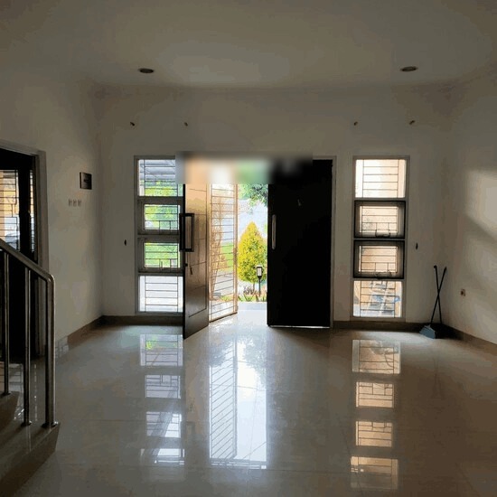 Disewakan Rumah Di Taman Beverly Lippo Cikarang